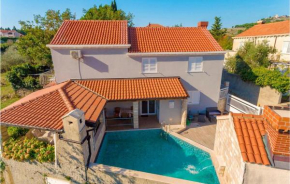 Beautiful home in Bosanka with Outdoor swimming pool, WiFi and 4 Bedrooms